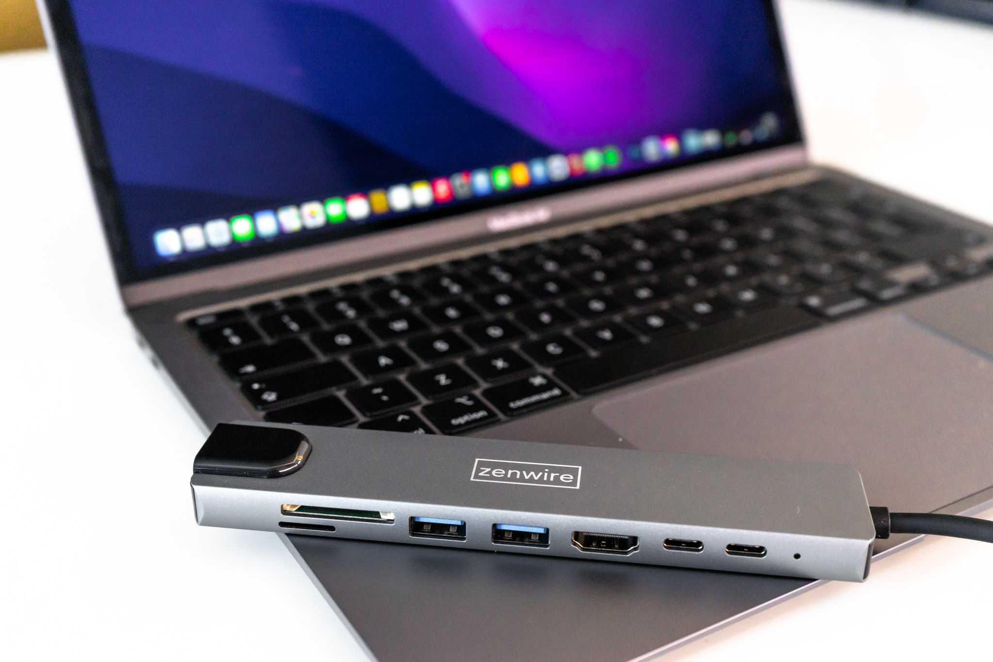 HUB 9w1 od Zenwire - Twój MacBook stanie się użyteczny | Recenzja